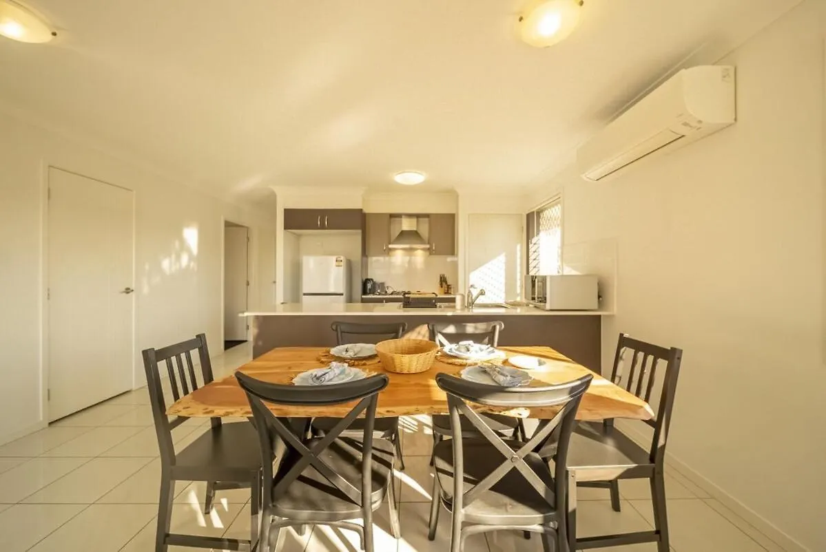 Holiday home Peaceful Retreat - Spacious Family Home In Yarrabilba Perfect For Family Or Professionals Logan Village Australia